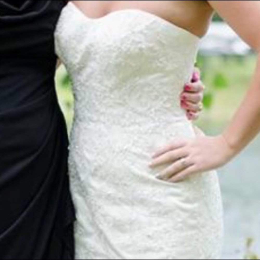 David’s bridal wedding dress size 6 - Picture 2 of 3